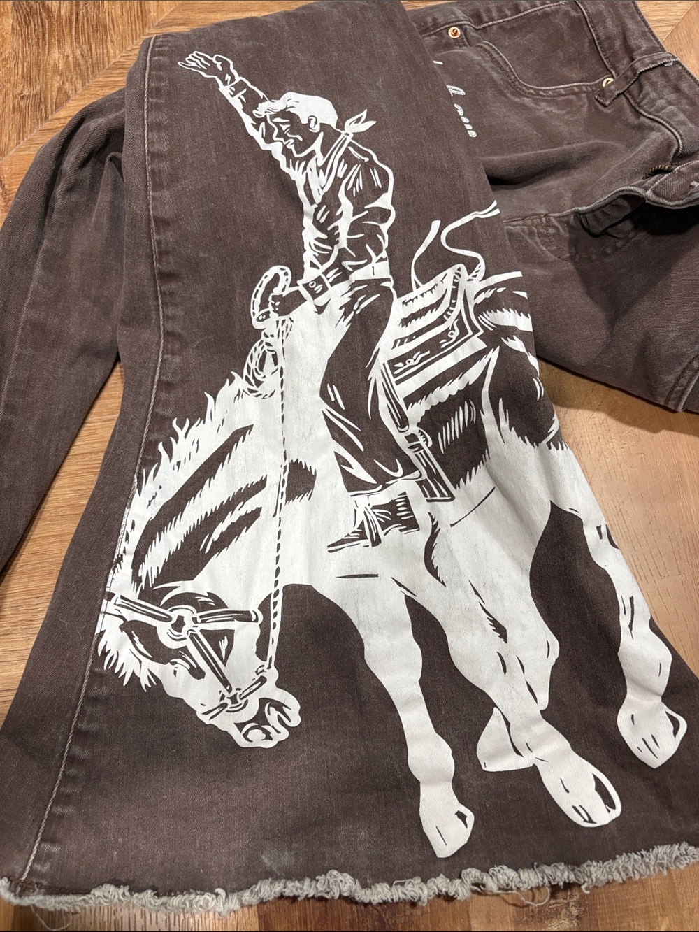 Ranch Dress’n Brown Buckaroo Cowboy Western Graphic Super Flare Jeans Size 6 - Picture 6 of 6